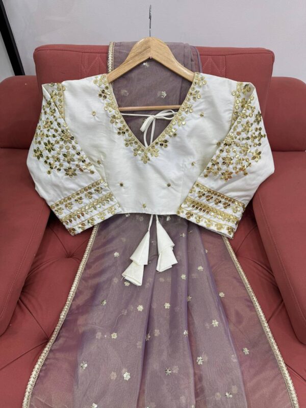 Designer Saree on Havy Twill Net Febric with Fancy Blouse - Image 5