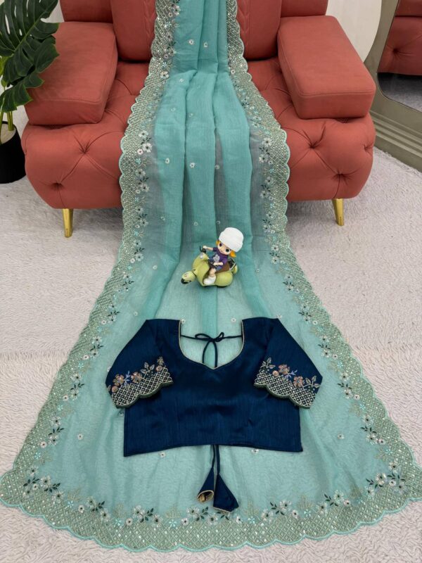 Beautiful Designer Saree on Crunchy Silk Febric With Blouse - Image 5