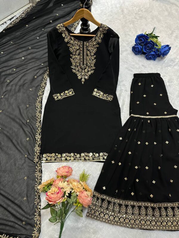 TOP SHARARA AND DUPATTA - Image 3
