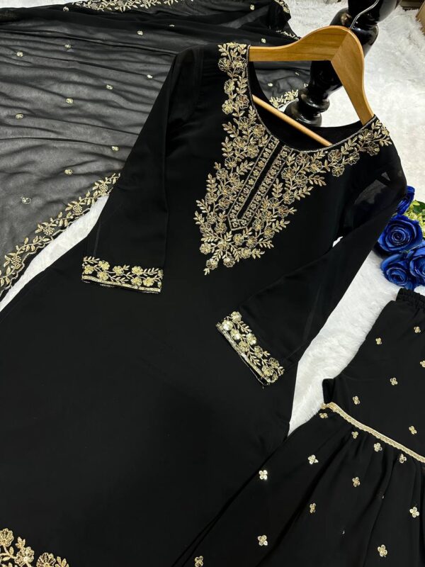 TOP SHARARA AND DUPATTA - Image 4