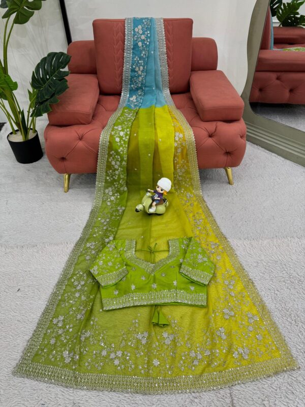 NEW DESIGNER BOLLYWOOD SAREE AND BLOUSE - Image 4