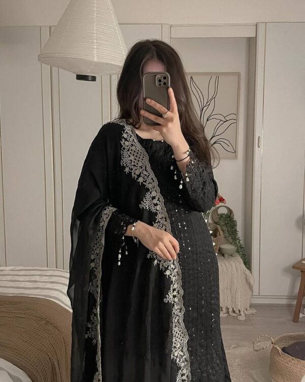 KURTI AND PANT WITH FANCY DUPPATA - Image 4