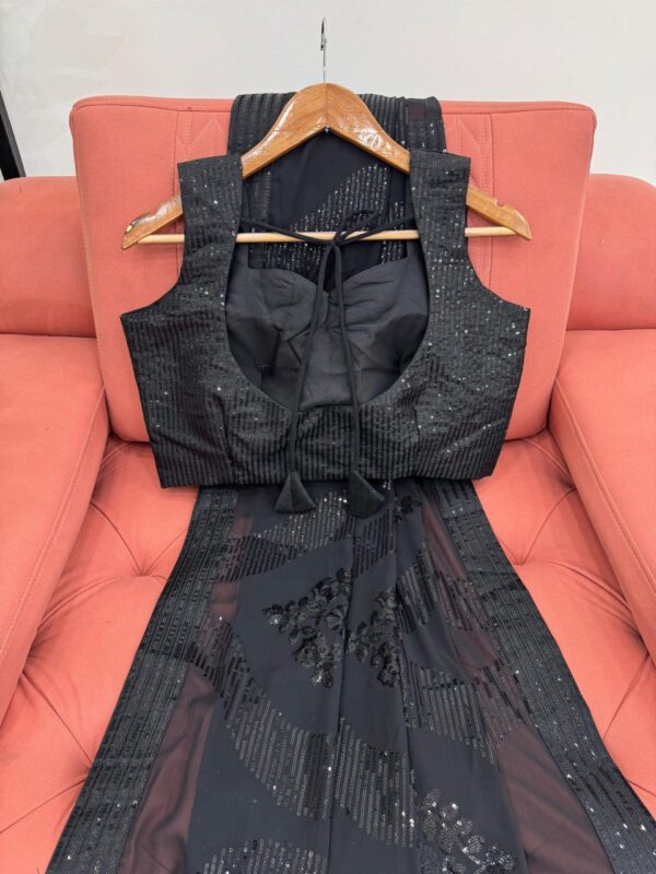Saree and blouse on Mono Benglori Silk Febric with Thred & Sequnce work - Image 3
