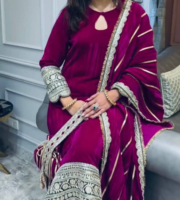 ĐĚSIGNER PARTY WEAR TOP AND  PANT WITH FANCY DUPPATA - Image 2