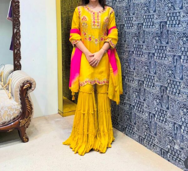 Top-Sarara and Dupatta Set Fully Stitched Ready To Wear