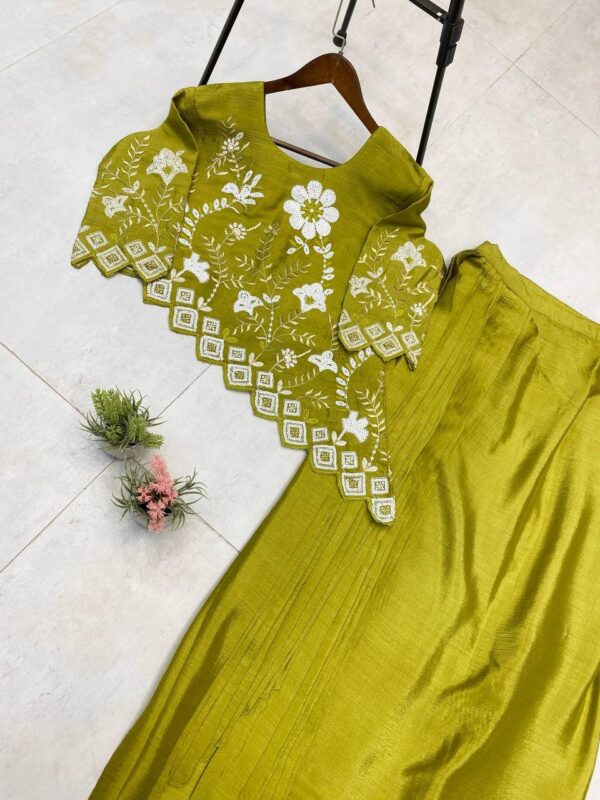 Indo-western Draped Side Plated Dhoti With Fancy Up And Down Top - Image 4